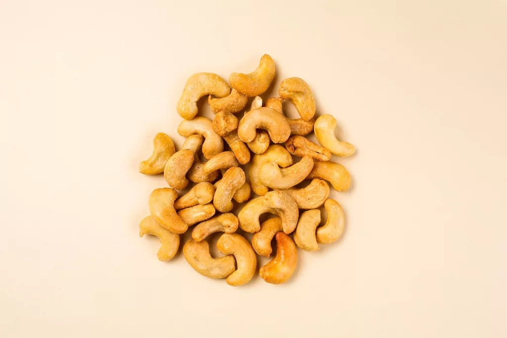 Dicas para combinar os snacks salgados da Nutty com bebidas e pratos